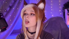 Hot amateur webcam teen masturbates for their fans