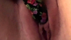 Close up pussy toying on cams