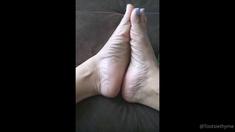 Hot amateur european foot and pantyhose fetish