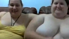 Big Beautiful Lesbians On Webcam Show Off Their Curves
