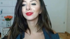Big Tits Webcam Girl Shows Off Her Wonderful Boobs